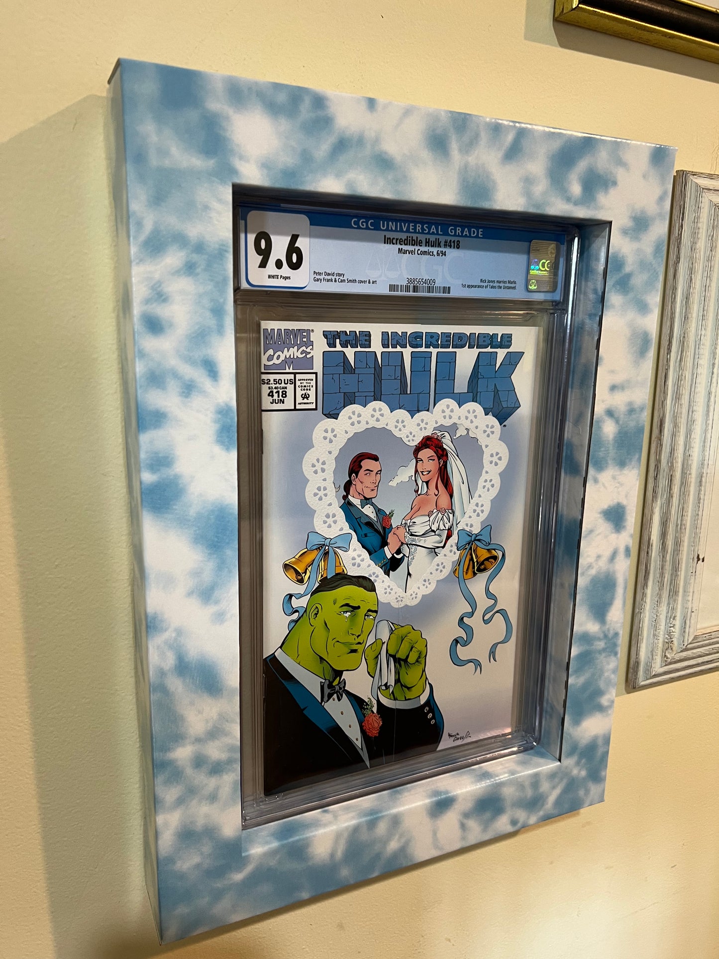 Pre-assembled: Slabbed Comic Shadowbox - Blue and White