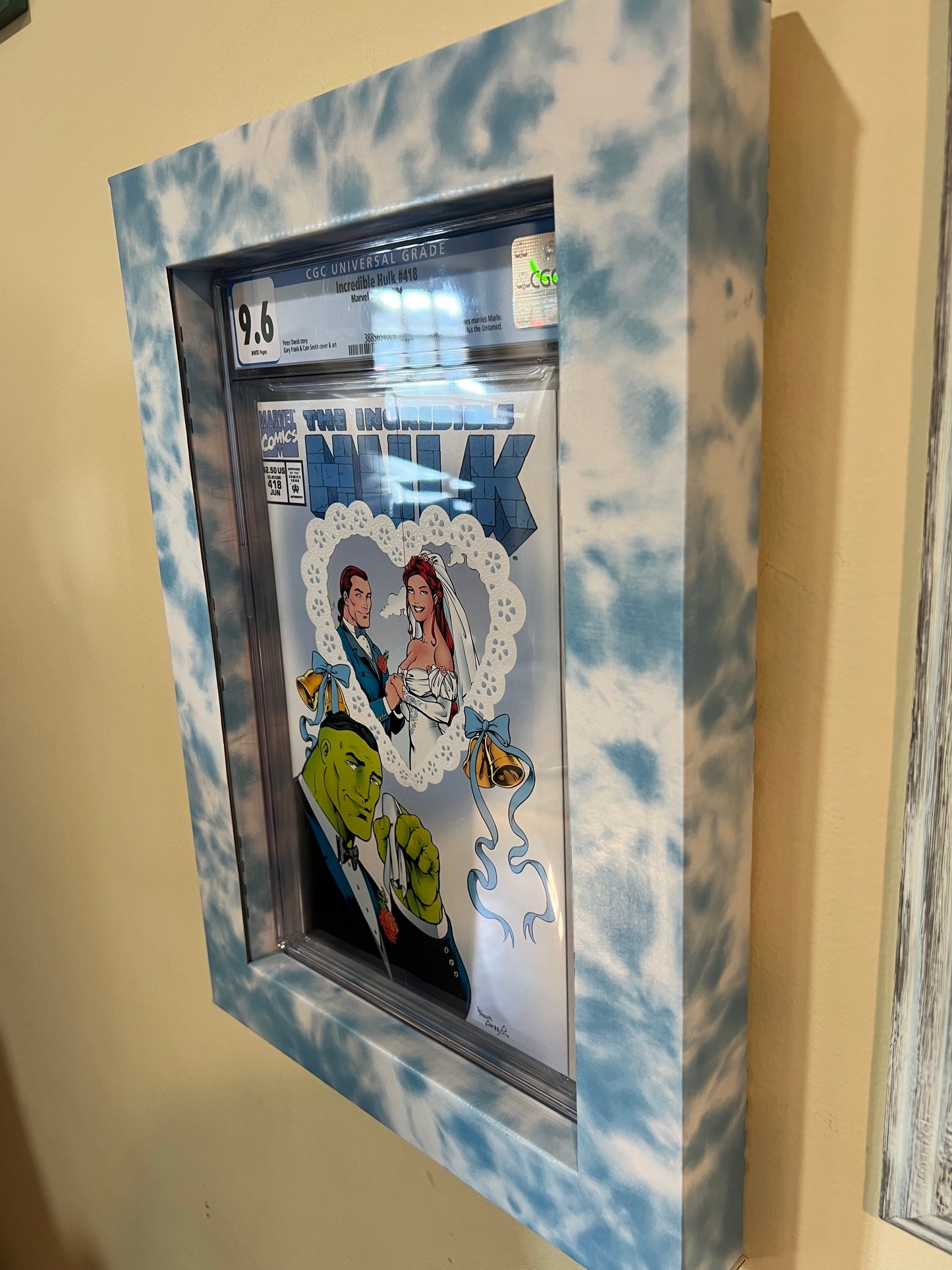 Pre-assembled: Slabbed Comic Shadowbox - Blue and White
