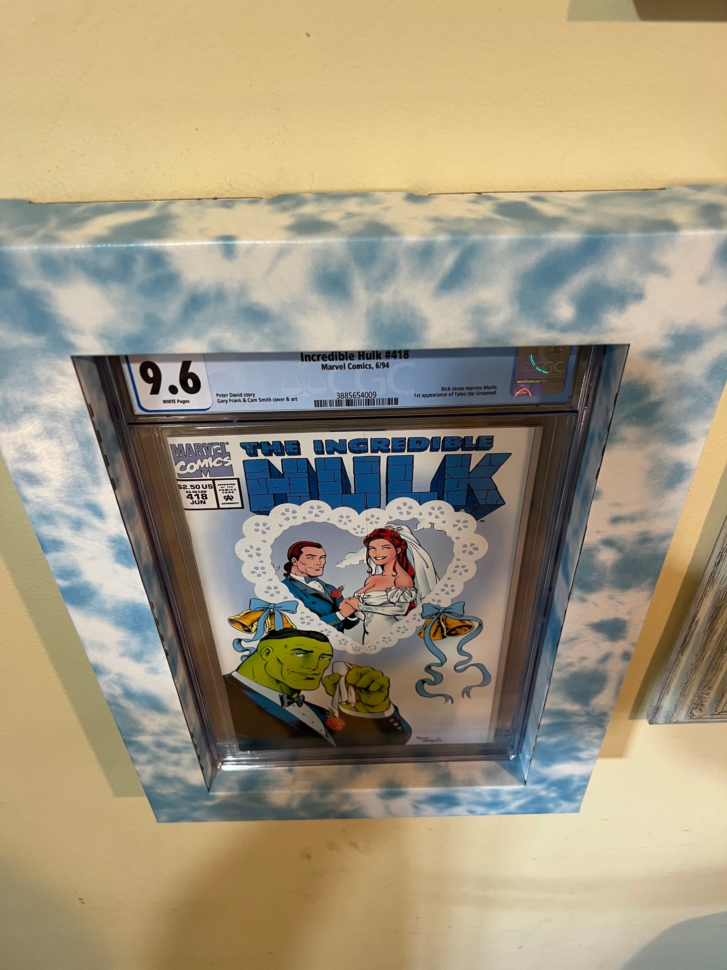 Pre-assembled: Slabbed Comic Shadowbox - Blue and White