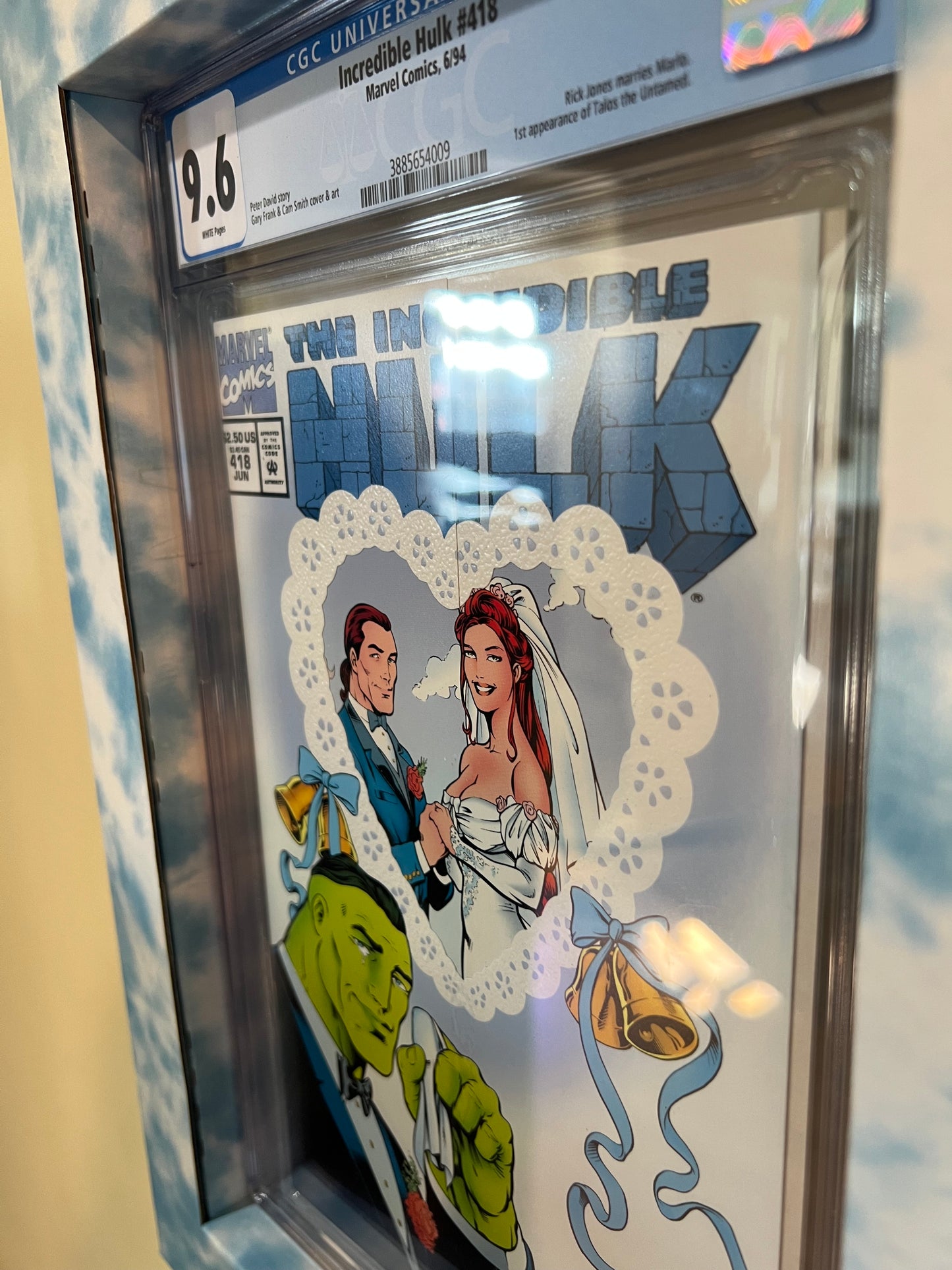 Pre-assembled: Slabbed Comic Shadowbox - Blue and White