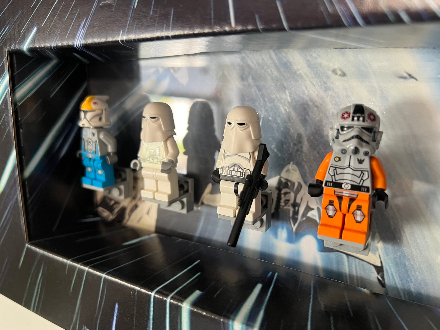 Light Speed Mini-Figure Shelf Display Kit