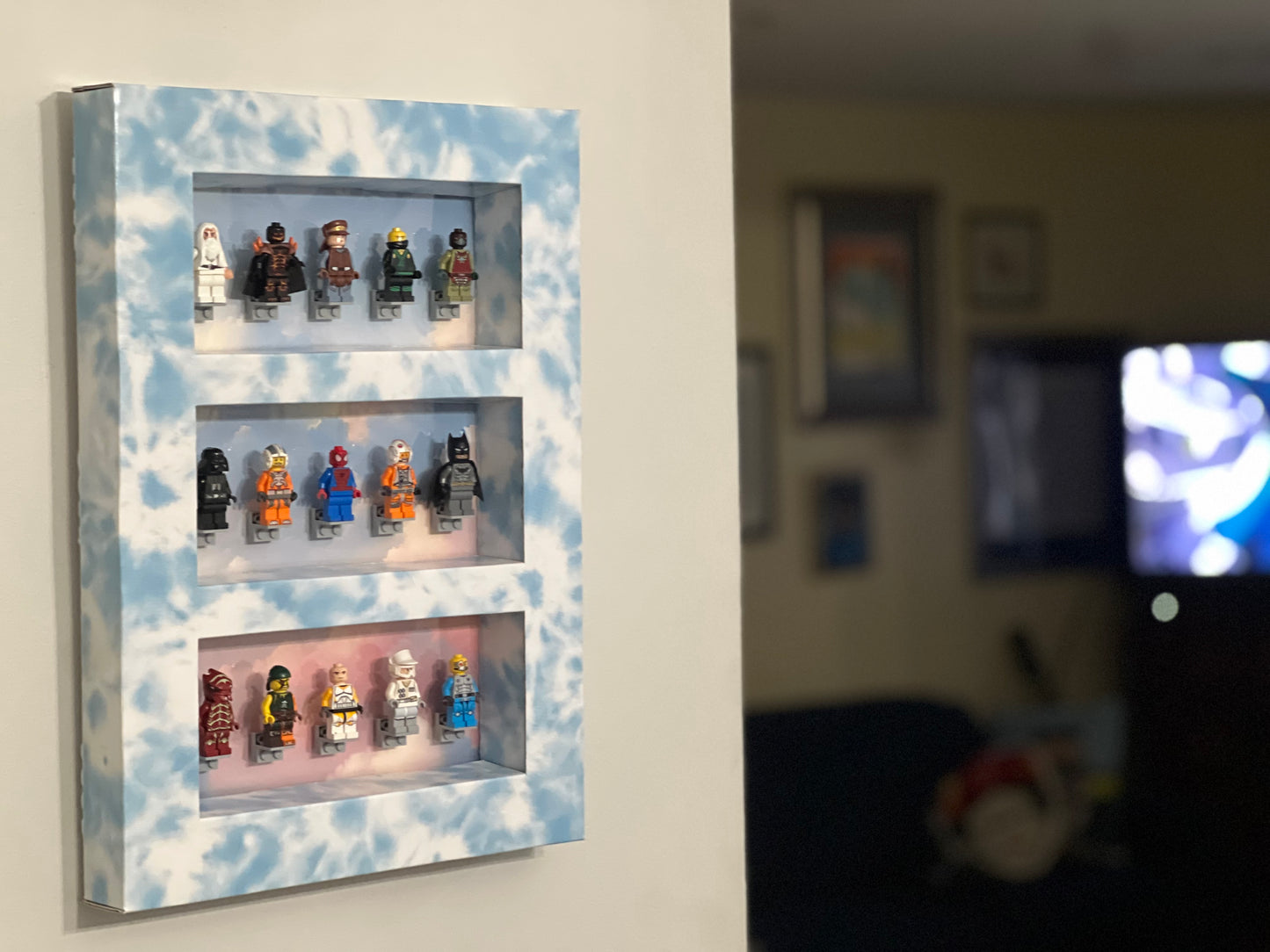 Tie-Dye Mini-Figure Shelf Display Kit