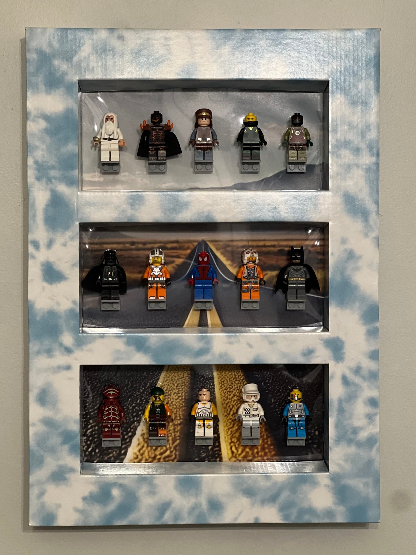 Tie-Dye Mini-Figure Shelf Display Kit